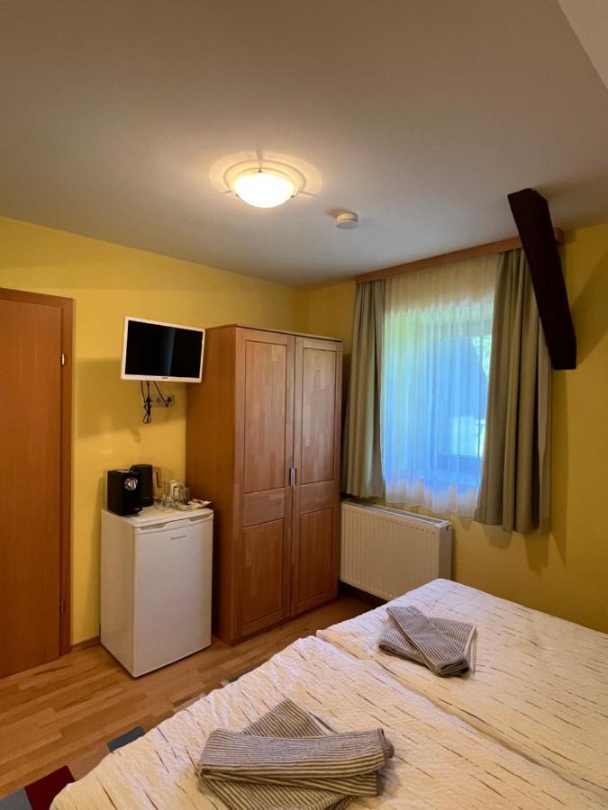 שפיטל אם זמרינג Privatzimmer Familie Pair/Schmoll חדר תמונה