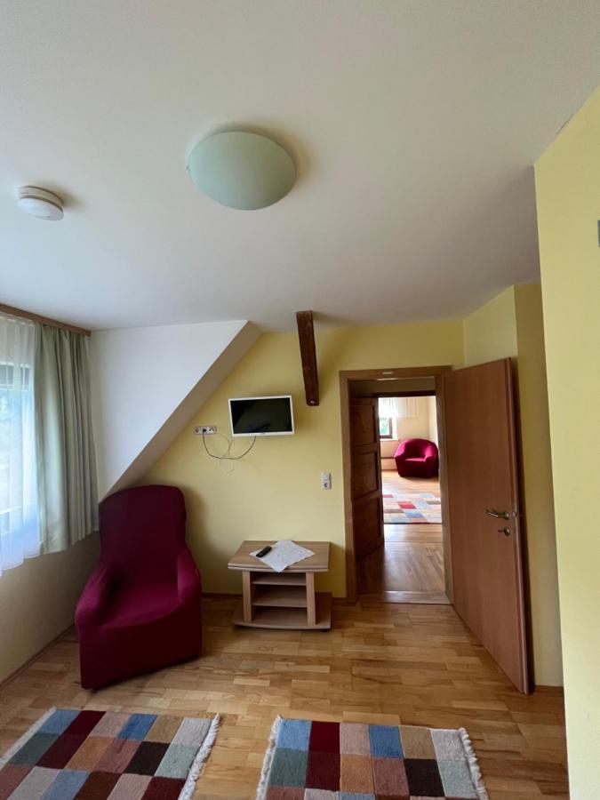 שפיטל אם זמרינג Privatzimmer Familie Pair/Schmoll חדר תמונה